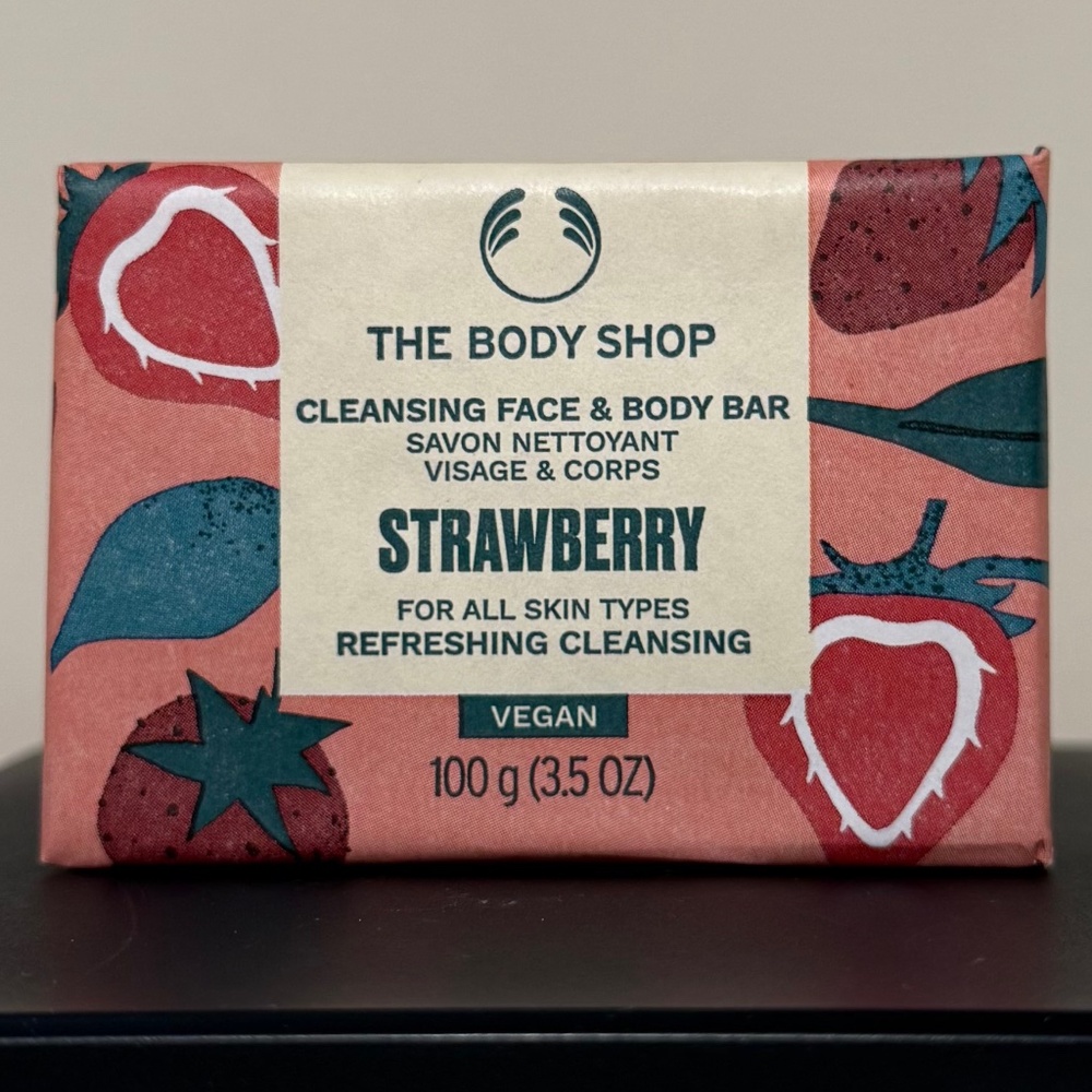 The Body Shop Strawberry Cleansing Face & Body Soap Bar 3.5 Oz 100g New HTF